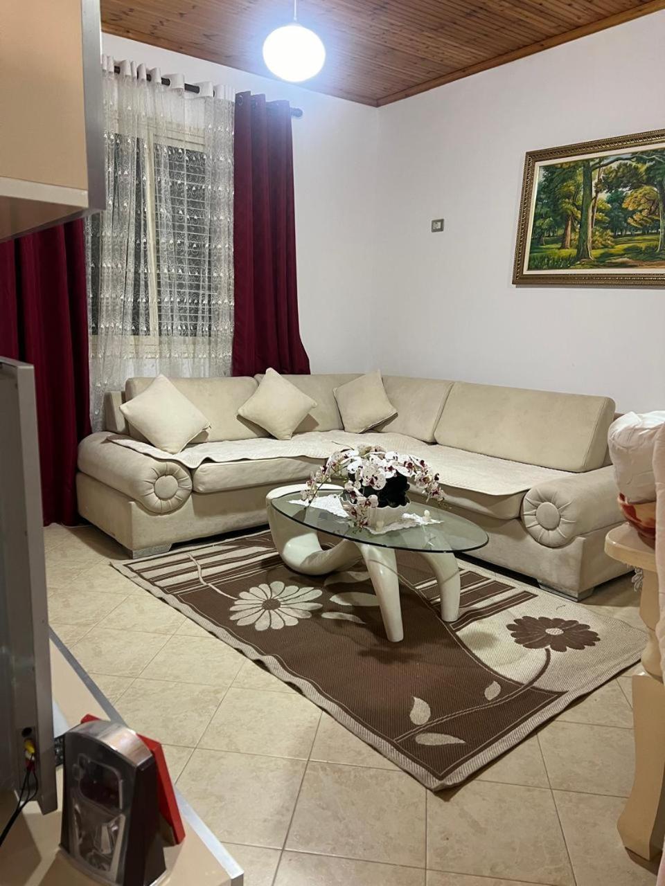 Nori House Hotel Vlore Exterior photo