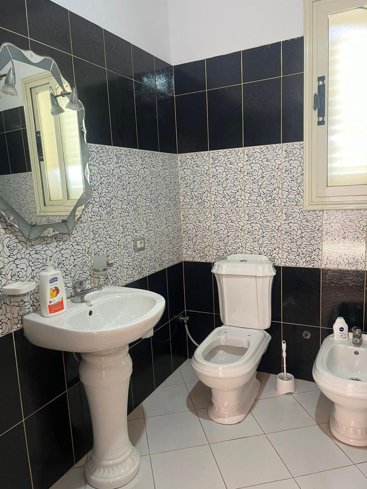 Nori House Hotel Vlore Exterior photo